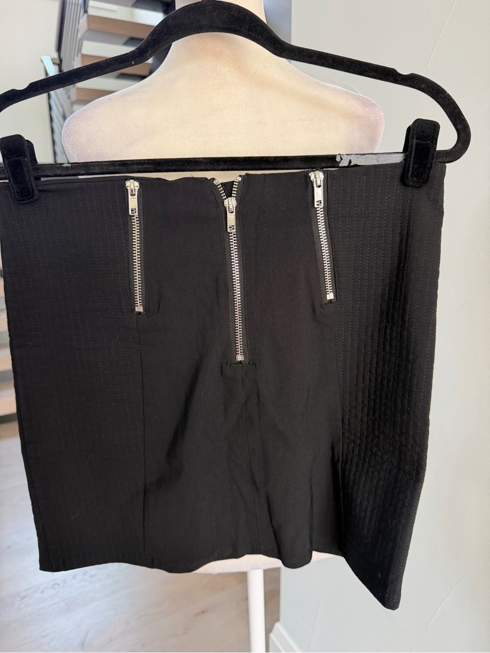 Black Mini Skirt with Silver Zippers waist 30” length 15” size M/L